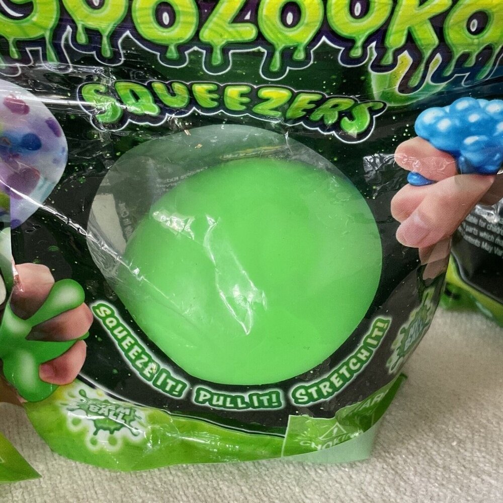 Goozooka Squeezers Foam Ball Green New Creative Kids Squeeze Pull Stretch It NEW